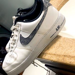 Selling Air Force 1s